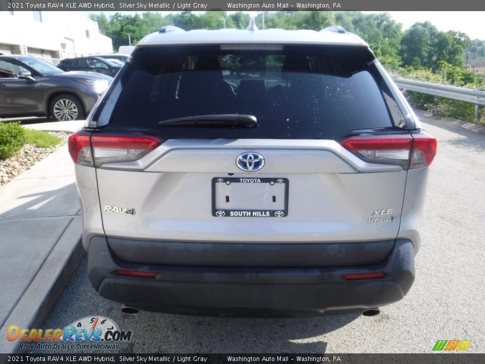 2021 Toyota RAV4 XLE AWD Hybrid Silver Sky Metallic / Light Gray Photo #19