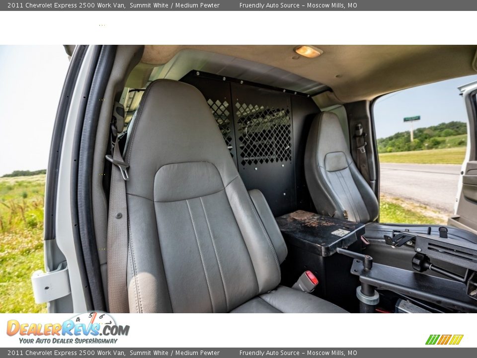 2011 Chevrolet Express 2500 Work Van Summit White / Medium Pewter Photo #16