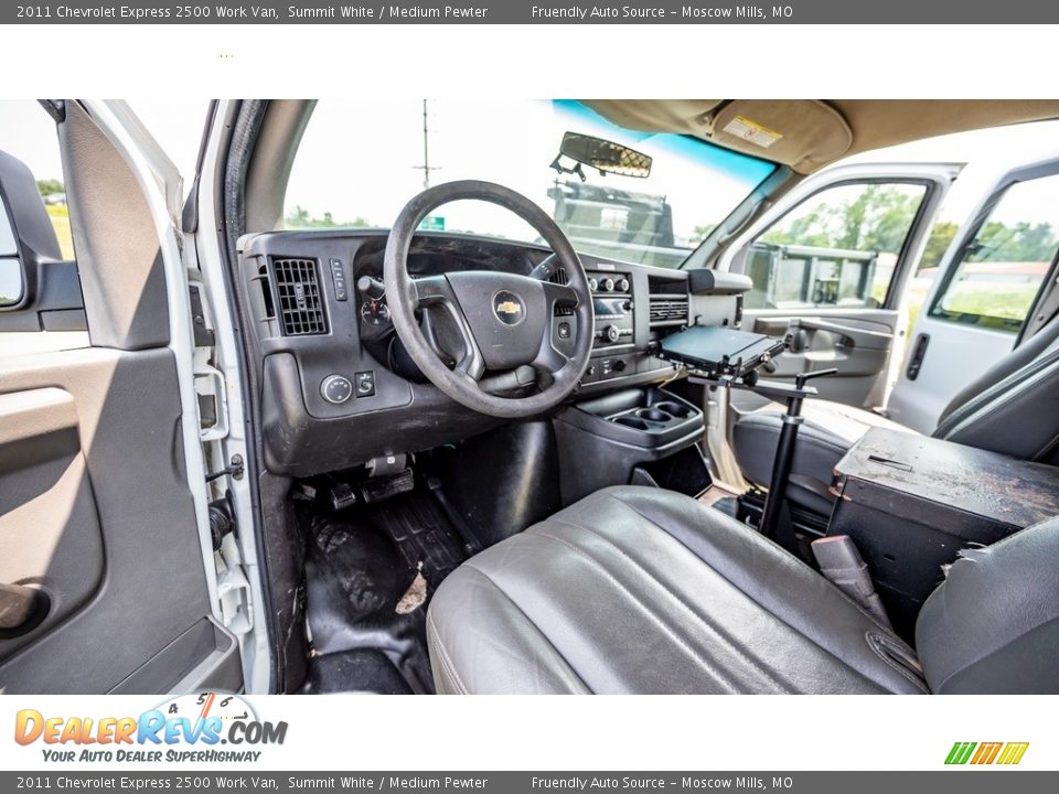 2011 Chevrolet Express 2500 Work Van Summit White / Medium Pewter Photo #26