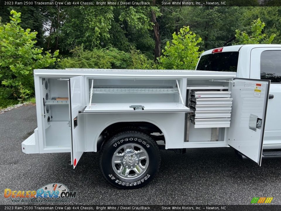 2023 Ram 2500 Tradesman Crew Cab 4x4 Chassis Bright White / Diesel Gray/Black Photo #7