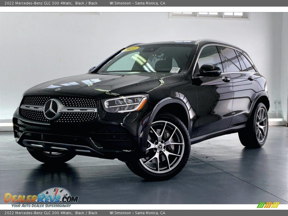 Front 3/4 View of 2022 Mercedes-Benz GLC 300 4Matic Photo #12