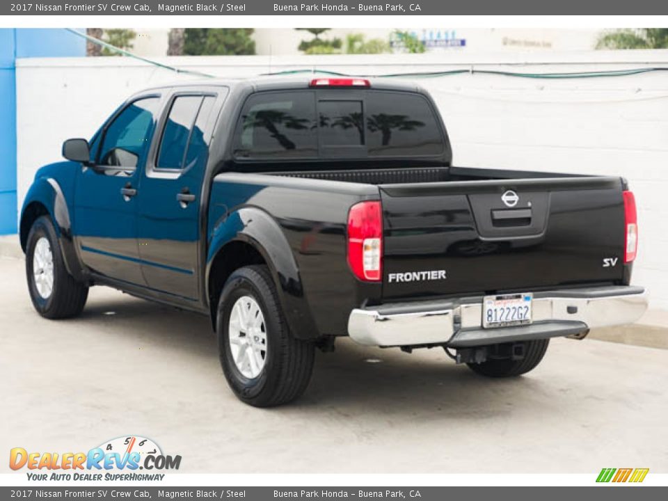 2017 Nissan Frontier SV Crew Cab Magnetic Black / Steel Photo #2