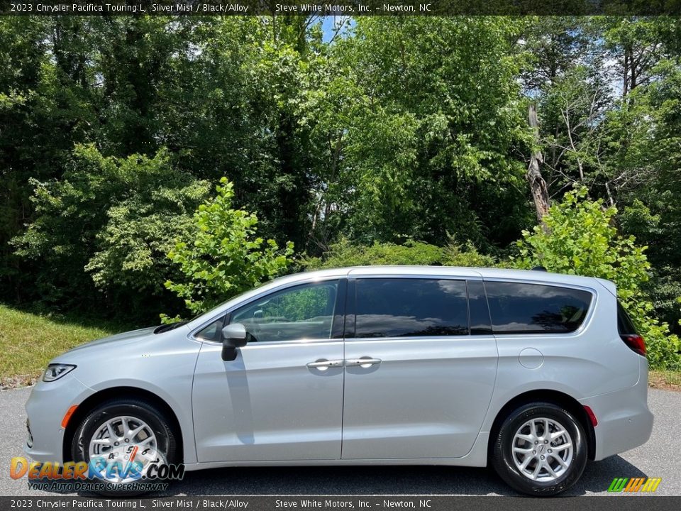 2023 Chrysler Pacifica Touring L Silver Mist / Black/Alloy Photo #1