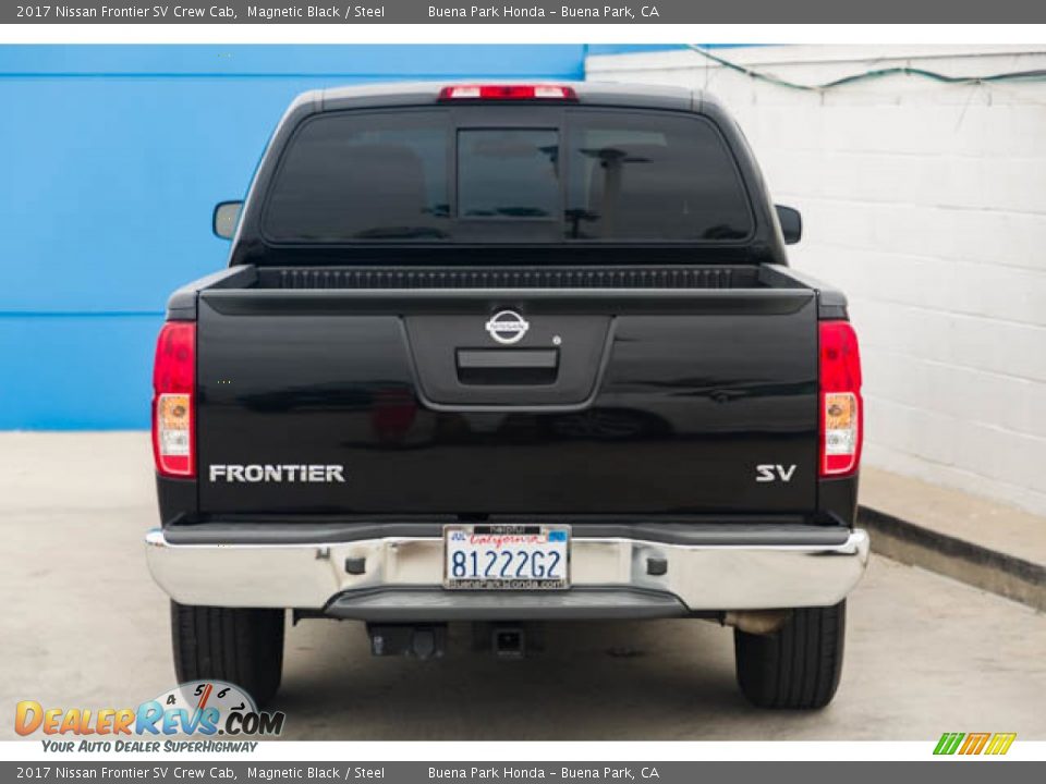 2017 Nissan Frontier SV Crew Cab Magnetic Black / Steel Photo #11