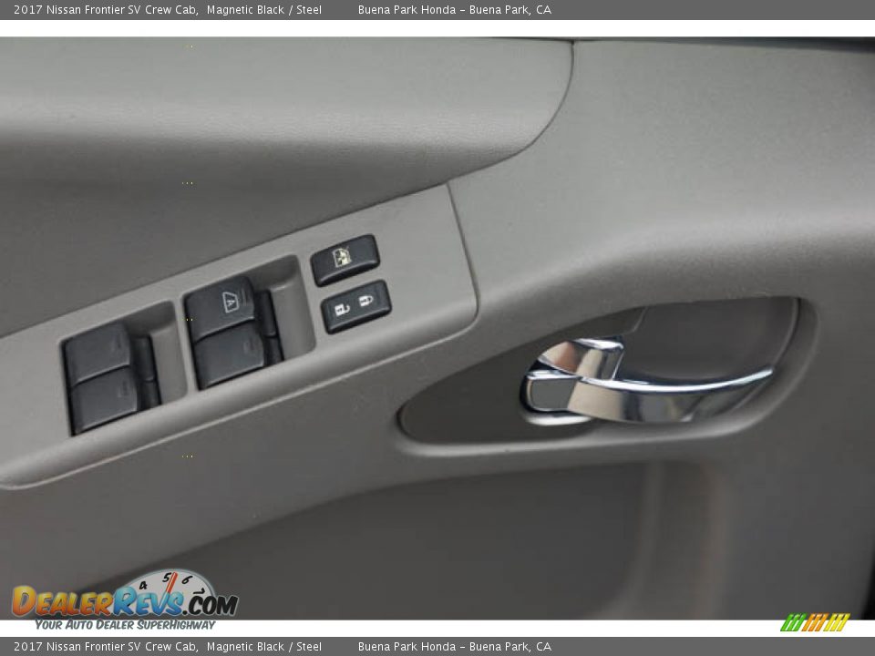 Door Panel of 2017 Nissan Frontier SV Crew Cab Photo #29