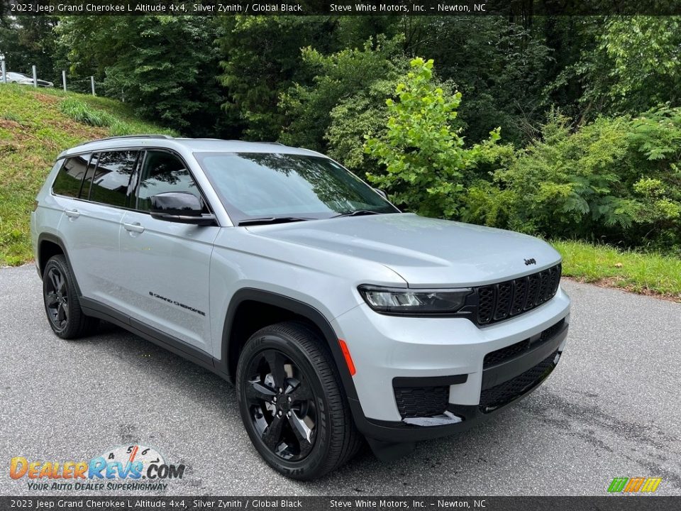 Front 3/4 View of 2023 Jeep Grand Cherokee L Altitude 4x4 Photo #4