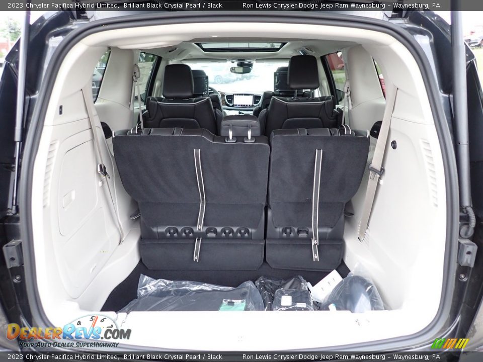 2023 Chrysler Pacifica Hybrid Limited Trunk Photo #5