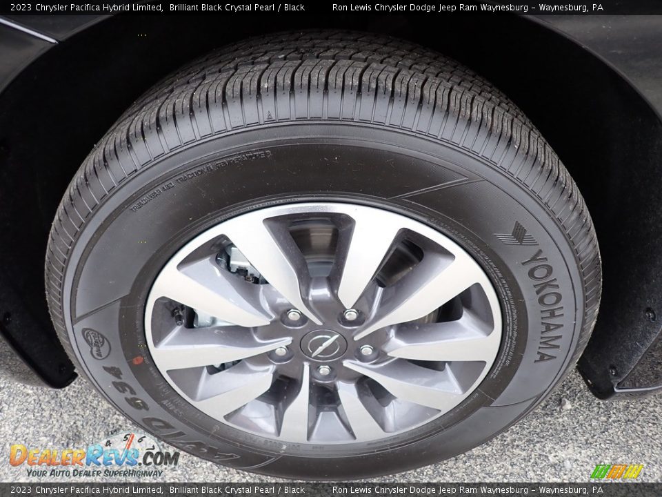 2023 Chrysler Pacifica Hybrid Limited Wheel Photo #10