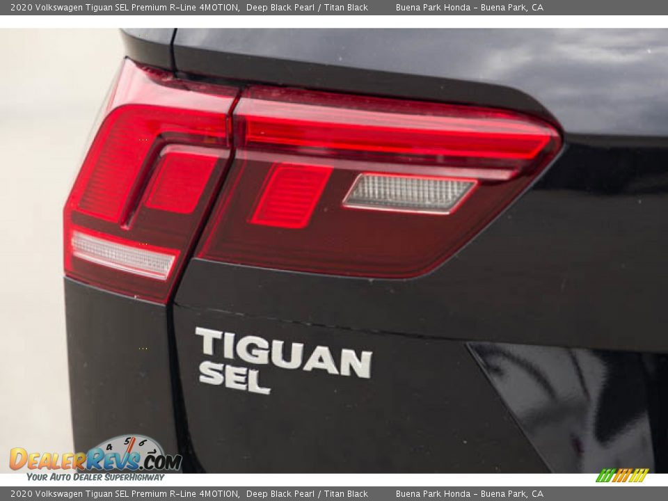 2020 Volkswagen Tiguan SEL Premium R-Line 4MOTION Logo Photo #10