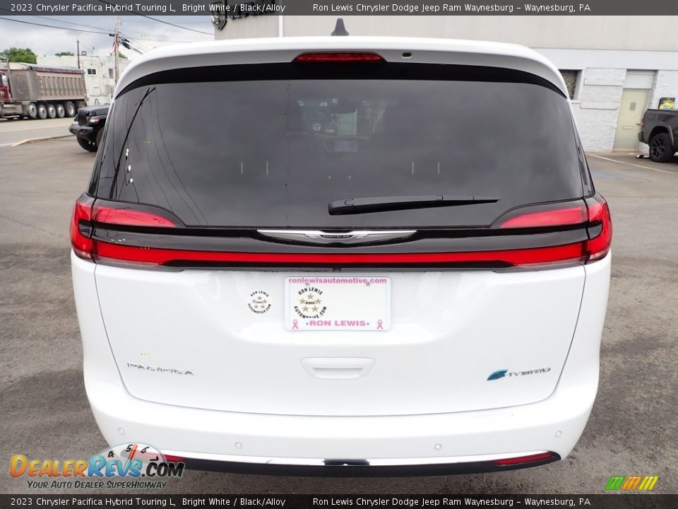 2023 Chrysler Pacifica Hybrid Touring L Bright White / Black/Alloy Photo #4