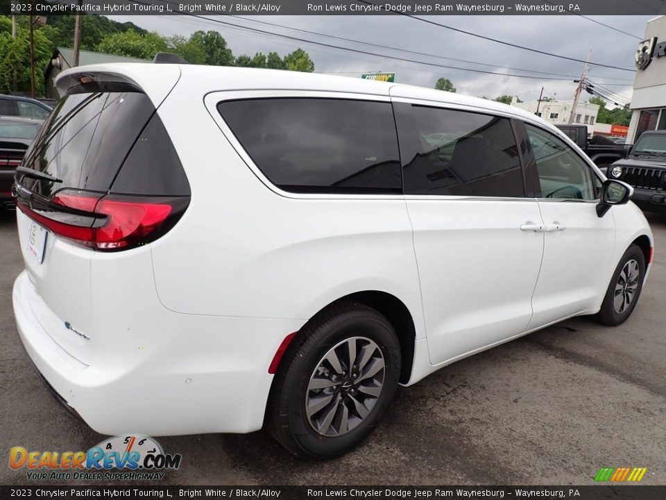 2023 Chrysler Pacifica Hybrid Touring L Bright White / Black/Alloy Photo #6