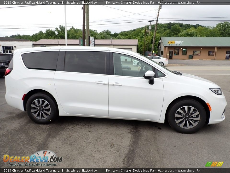 2023 Chrysler Pacifica Hybrid Touring L Bright White / Black/Alloy Photo #7