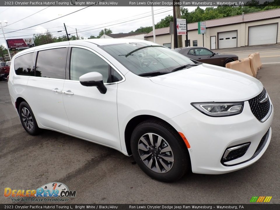 2023 Chrysler Pacifica Hybrid Touring L Bright White / Black/Alloy Photo #8