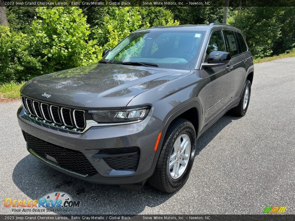 2023 Jeep Grand Cherokee Laredo Baltic Gray Metallic / Global Black Photo #2