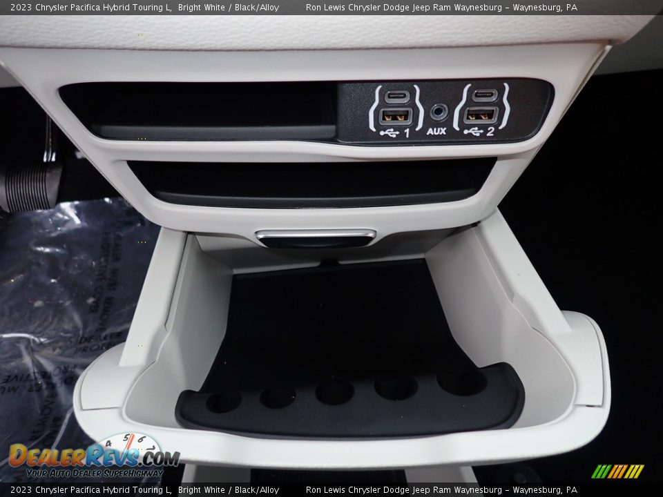 2023 Chrysler Pacifica Hybrid Touring L Bright White / Black/Alloy Photo #18