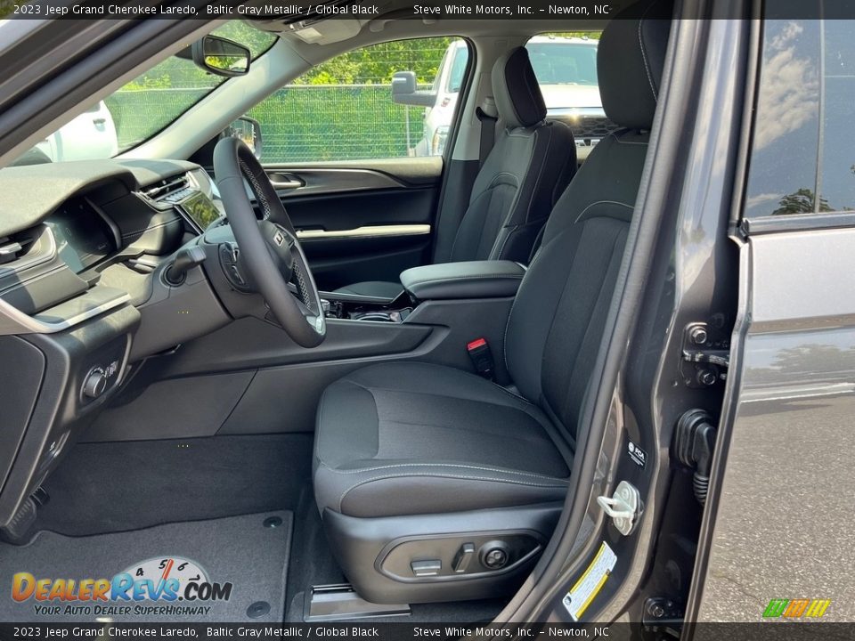 Global Black Interior - 2023 Jeep Grand Cherokee Laredo Photo #10