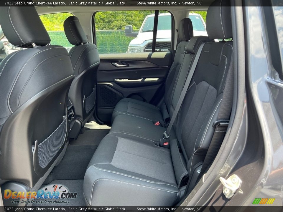 Rear Seat of 2023 Jeep Grand Cherokee Laredo Photo #12