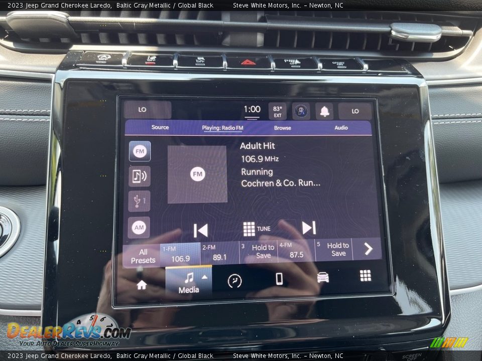 Controls of 2023 Jeep Grand Cherokee Laredo Photo #20