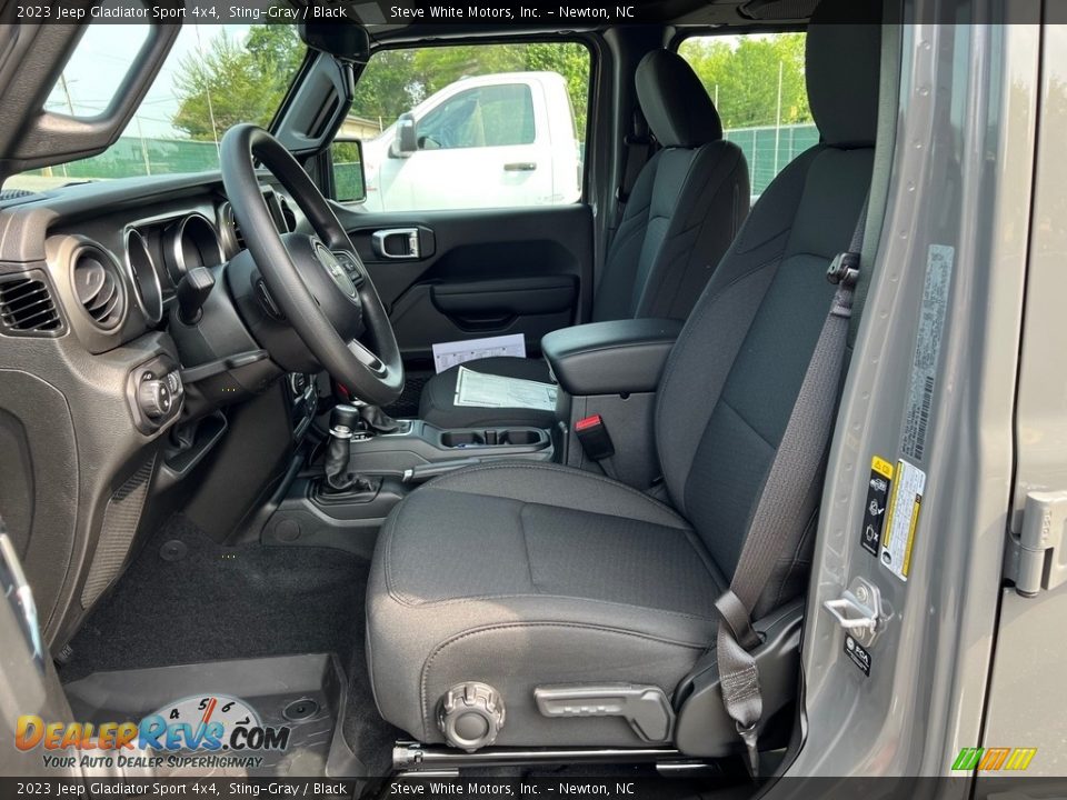 Front Seat of 2023 Jeep Gladiator Sport 4x4 Photo #10