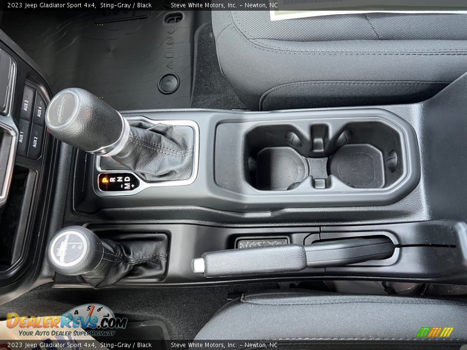 2023 Jeep Gladiator Sport 4x4 Shifter Photo #24