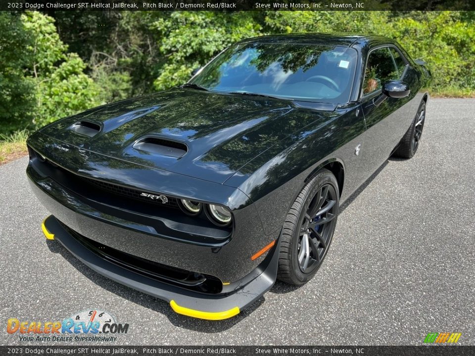 2023 Dodge Challenger SRT Hellcat JailBreak Pitch Black / Demonic Red/Black Photo #2