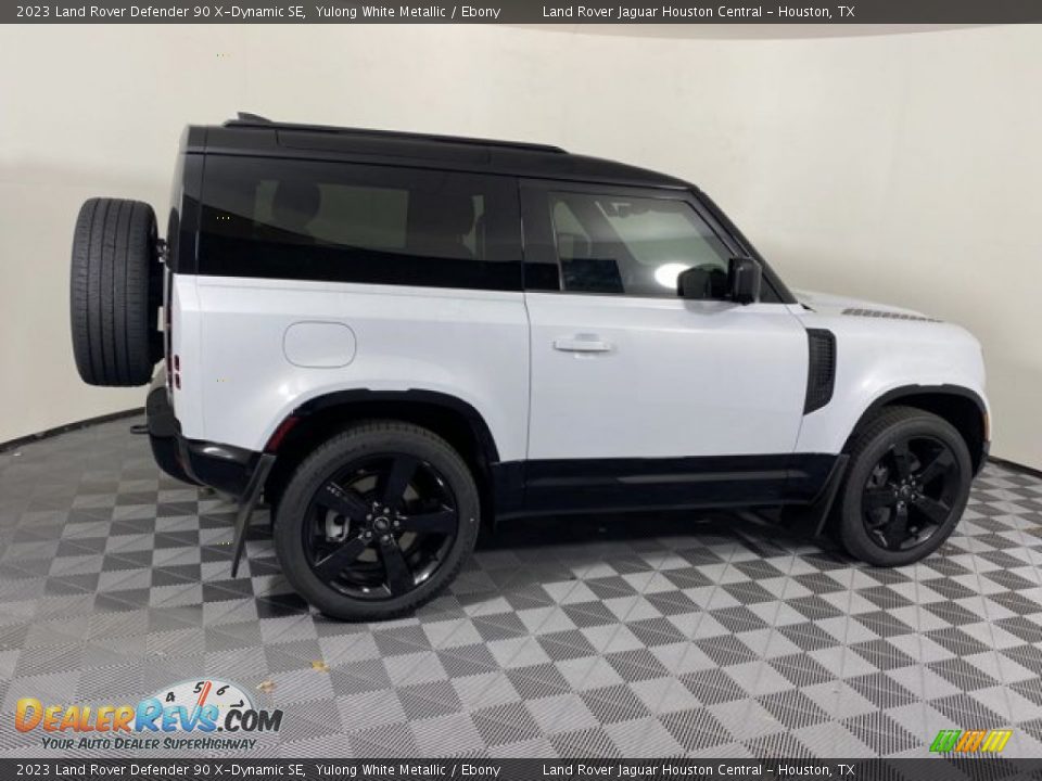 2023 Land Rover Defender 90 X-Dynamic SE Yulong White Metallic / Ebony Photo #11