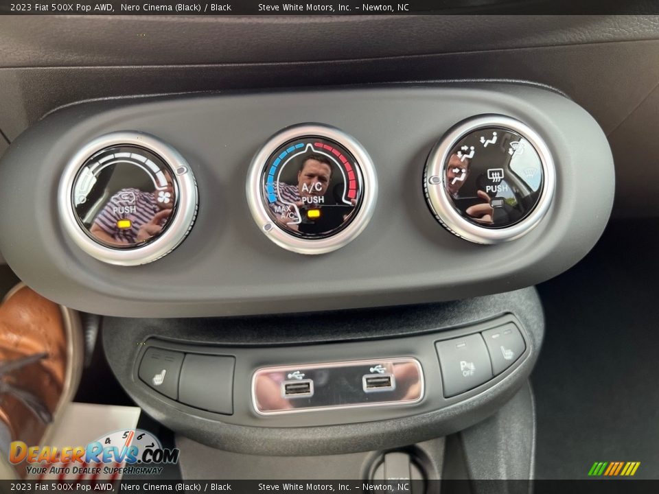 Controls of 2023 Fiat 500X Pop AWD Photo #23