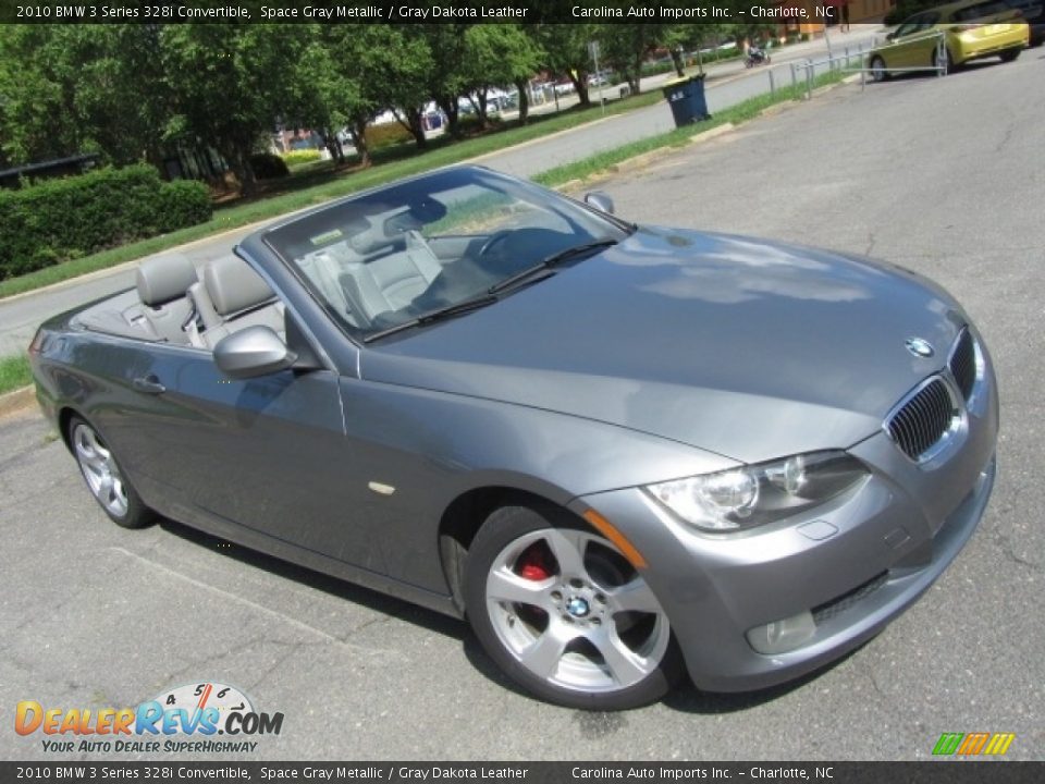 Front 3/4 View of 2010 BMW 3 Series 328i Convertible Photo #3