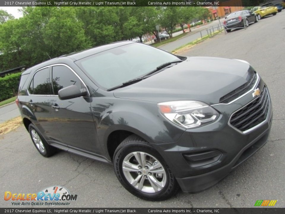 Front 3/4 View of 2017 Chevrolet Equinox LS Photo #3