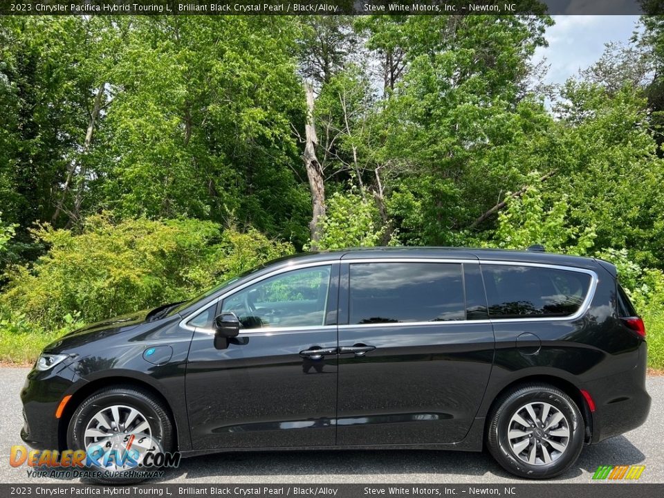 2023 Chrysler Pacifica Hybrid Touring L Brilliant Black Crystal Pearl / Black/Alloy Photo #1