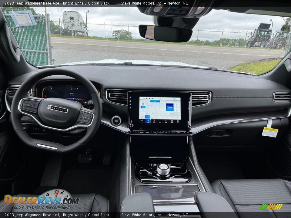 Dashboard of 2023 Jeep Wagoneer Base 4x4 Photo #21