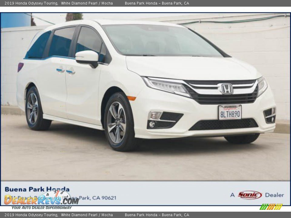 2019 Honda Odyssey Touring White Diamond Pearl / Mocha Photo #1