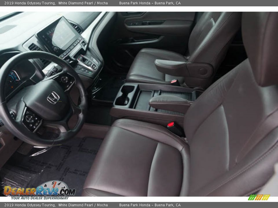 2019 Honda Odyssey Touring White Diamond Pearl / Mocha Photo #3