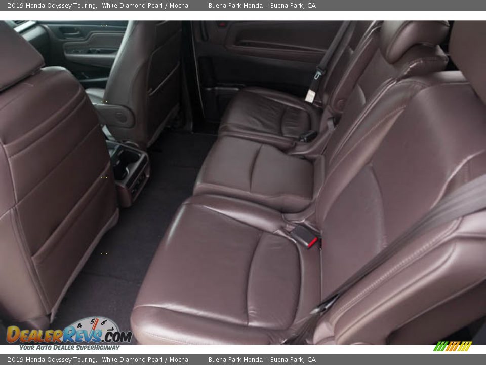 2019 Honda Odyssey Touring White Diamond Pearl / Mocha Photo #4