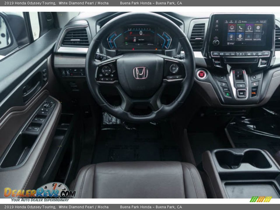 2019 Honda Odyssey Touring White Diamond Pearl / Mocha Photo #5