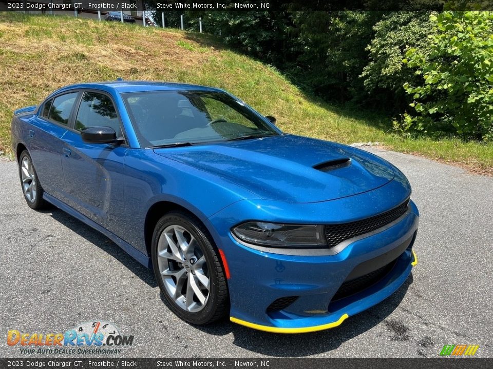 Front 3/4 View of 2023 Dodge Charger GT Photo #4
