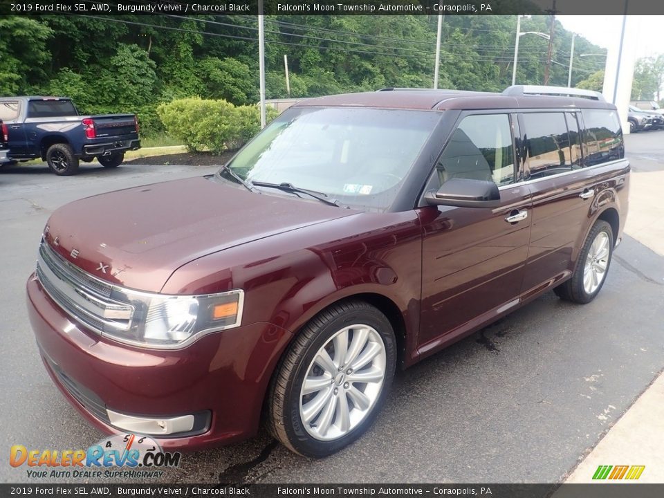 Front 3/4 View of 2019 Ford Flex SEL AWD Photo #7