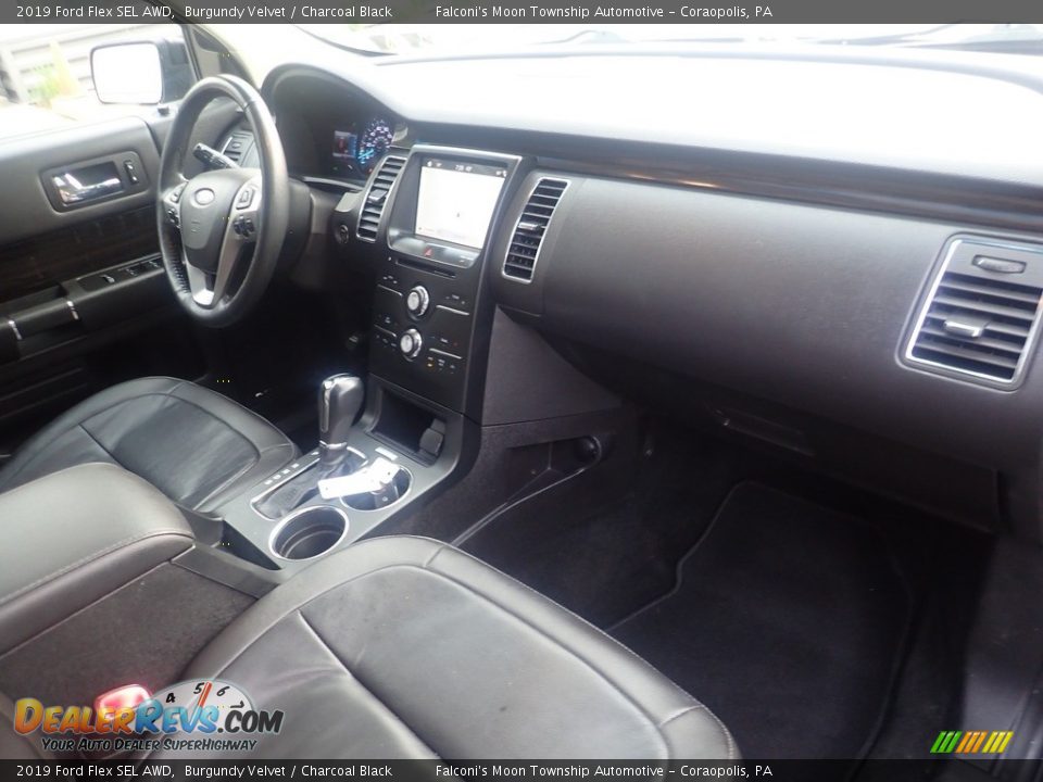 Dashboard of 2019 Ford Flex SEL AWD Photo #12