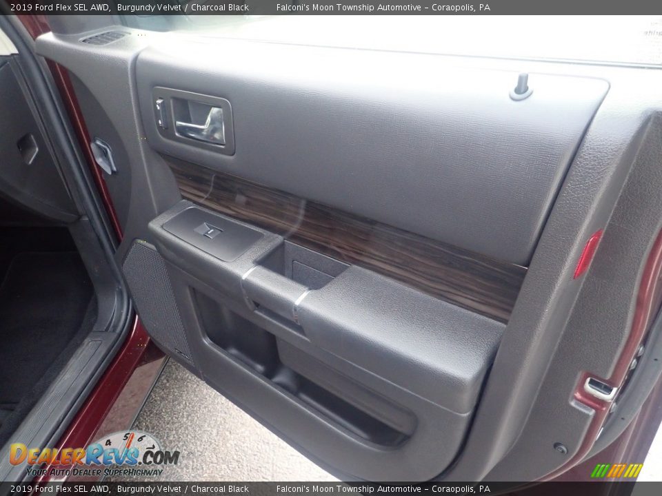 Door Panel of 2019 Ford Flex SEL AWD Photo #15