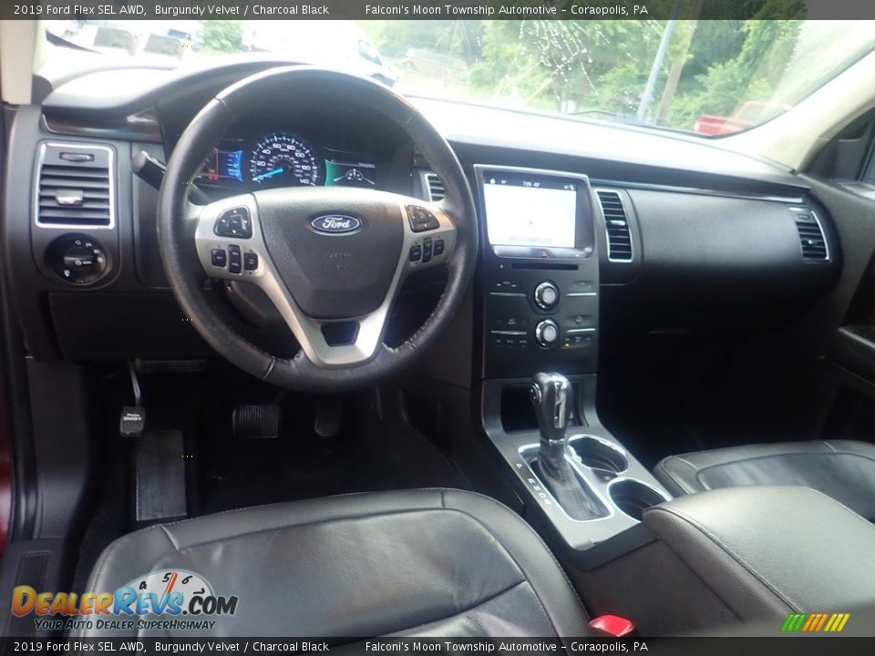 Dashboard of 2019 Ford Flex SEL AWD Photo #20