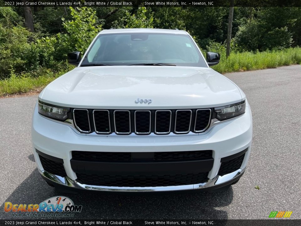 2023 Jeep Grand Cherokee L Laredo 4x4 Bright White / Global Black Photo #3