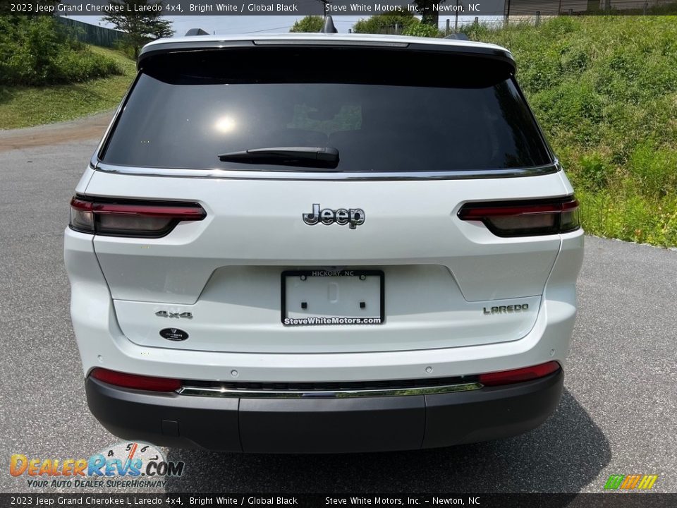 2023 Jeep Grand Cherokee L Laredo 4x4 Bright White / Global Black Photo #7