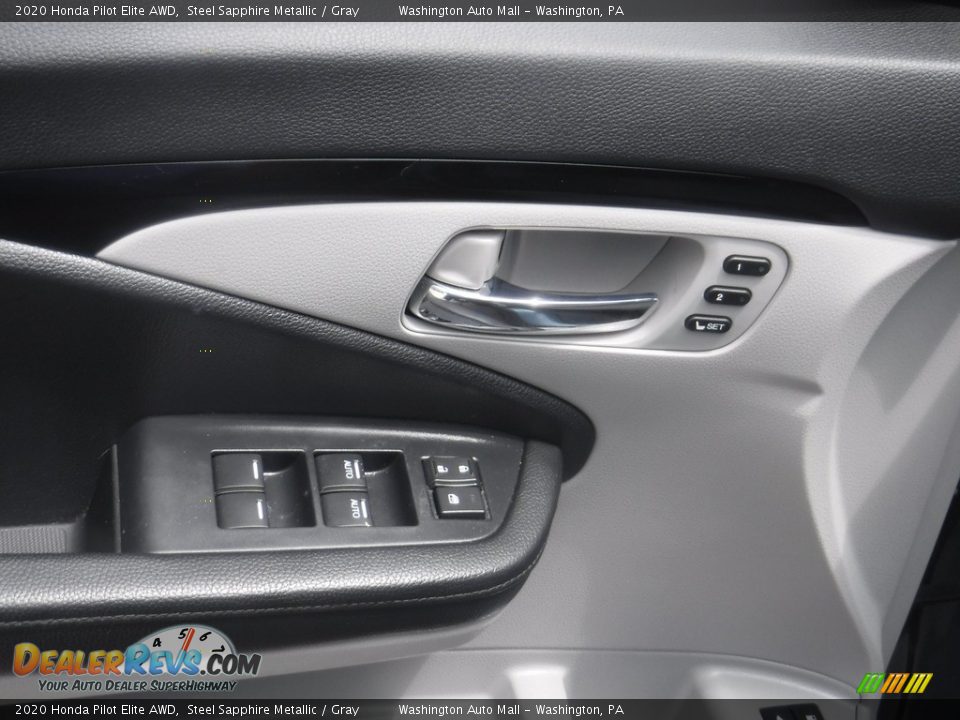 Door Panel of 2020 Honda Pilot Elite AWD Photo #13