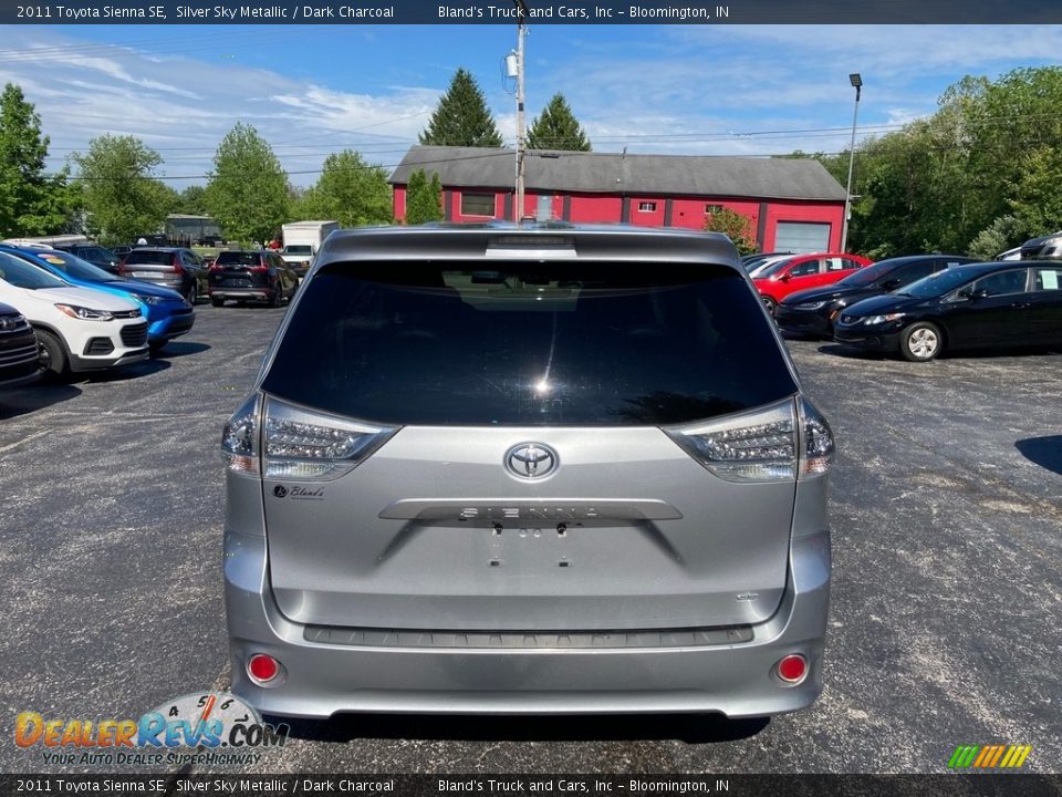 2011 Toyota Sienna SE Silver Sky Metallic / Dark Charcoal Photo #5