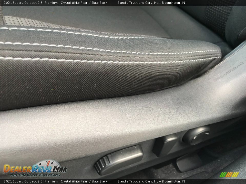 2021 Subaru Outback 2.5i Premium Crystal White Pearl / Slate Black Photo #10