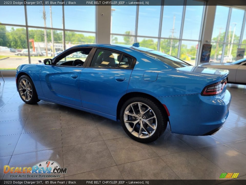 2023 Dodge Charger SXT B5 Blue Pearl / Black Photo #12