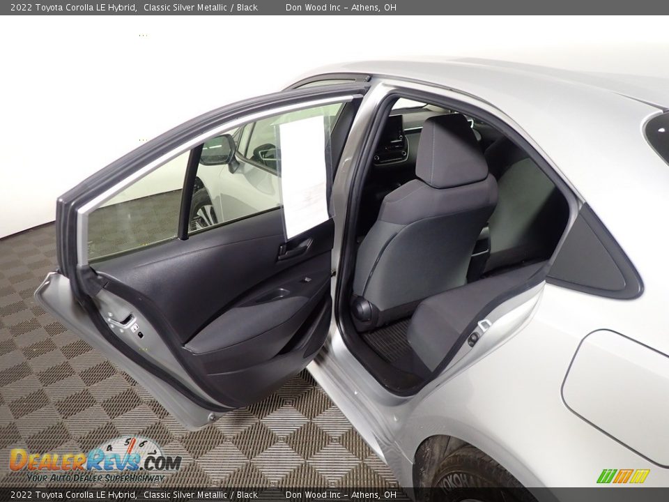 2022 Toyota Corolla LE Hybrid Classic Silver Metallic / Black Photo #30