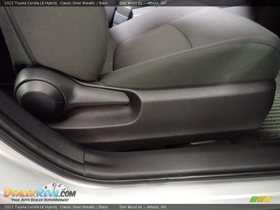 2022 Toyota Corolla LE Hybrid Classic Silver Metallic / Black Photo #36