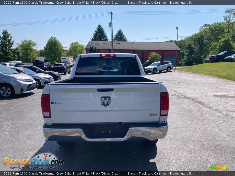 2019 Ram 1500 Classic Tradesman Crew Cab Bright White / Black/Diesel Gray Photo #4