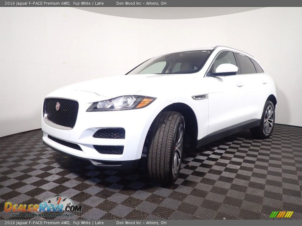 2019 Jaguar F-PACE Premium AWD Fuji White / Latte Photo #9